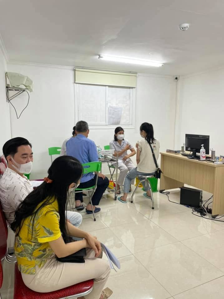 Bệnh viện Mắt Hồng Sơn tham gia tiêm vacxin Covid-19